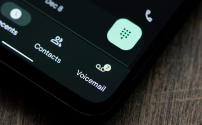 voicemail option in dialer with seven pending voicemails